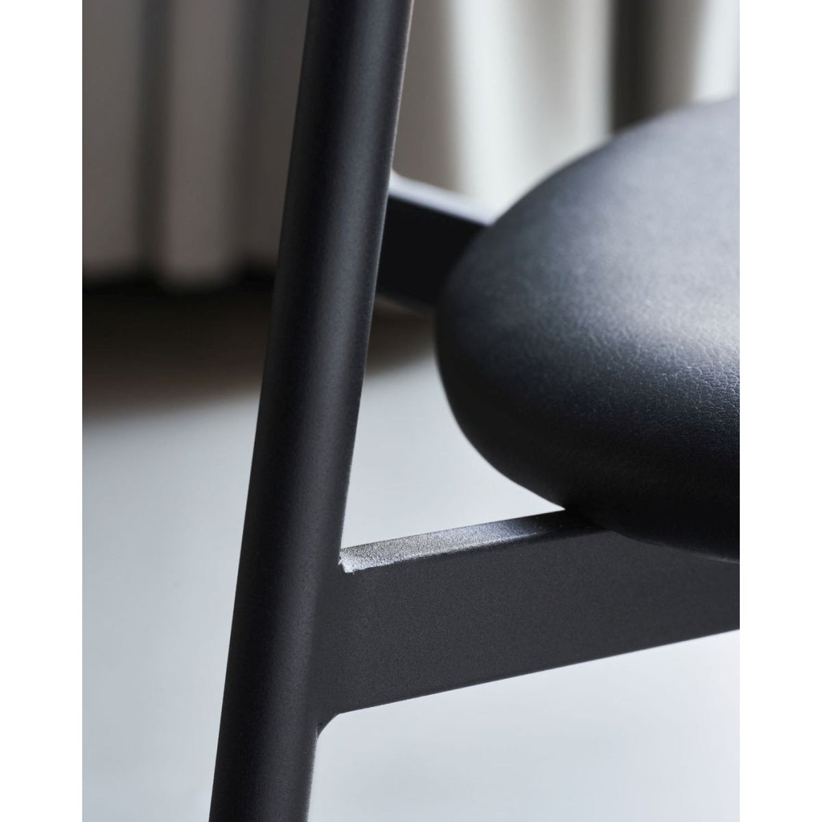 499369