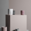 blomus FRAGA Duftkerze – Sandalwood Myrrh im Betonbehälter