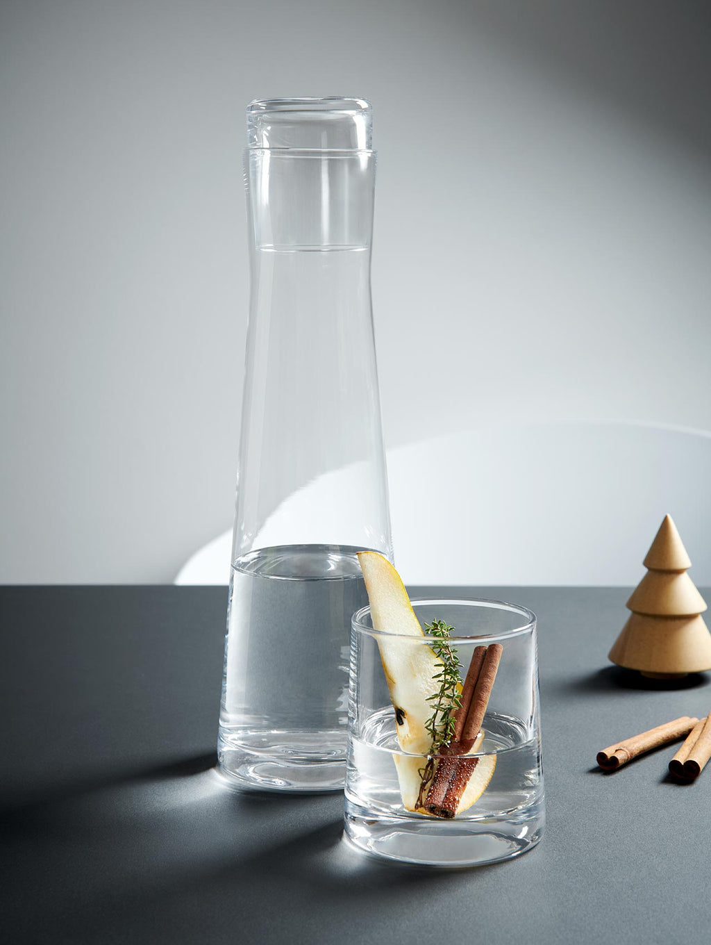 VI Lina-Karaffe-Glas-klar.jpg