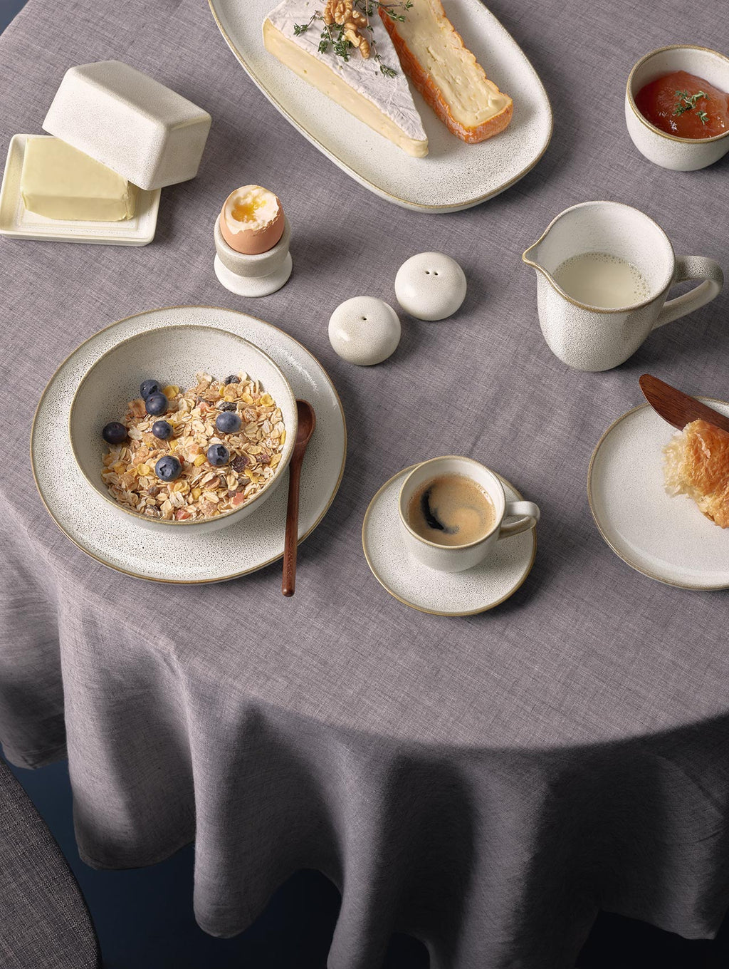 VI Saisons-Breakfast-1sand_c0c4f3d9-bd5a-491d-81ee-35601c6fffb9.jpg