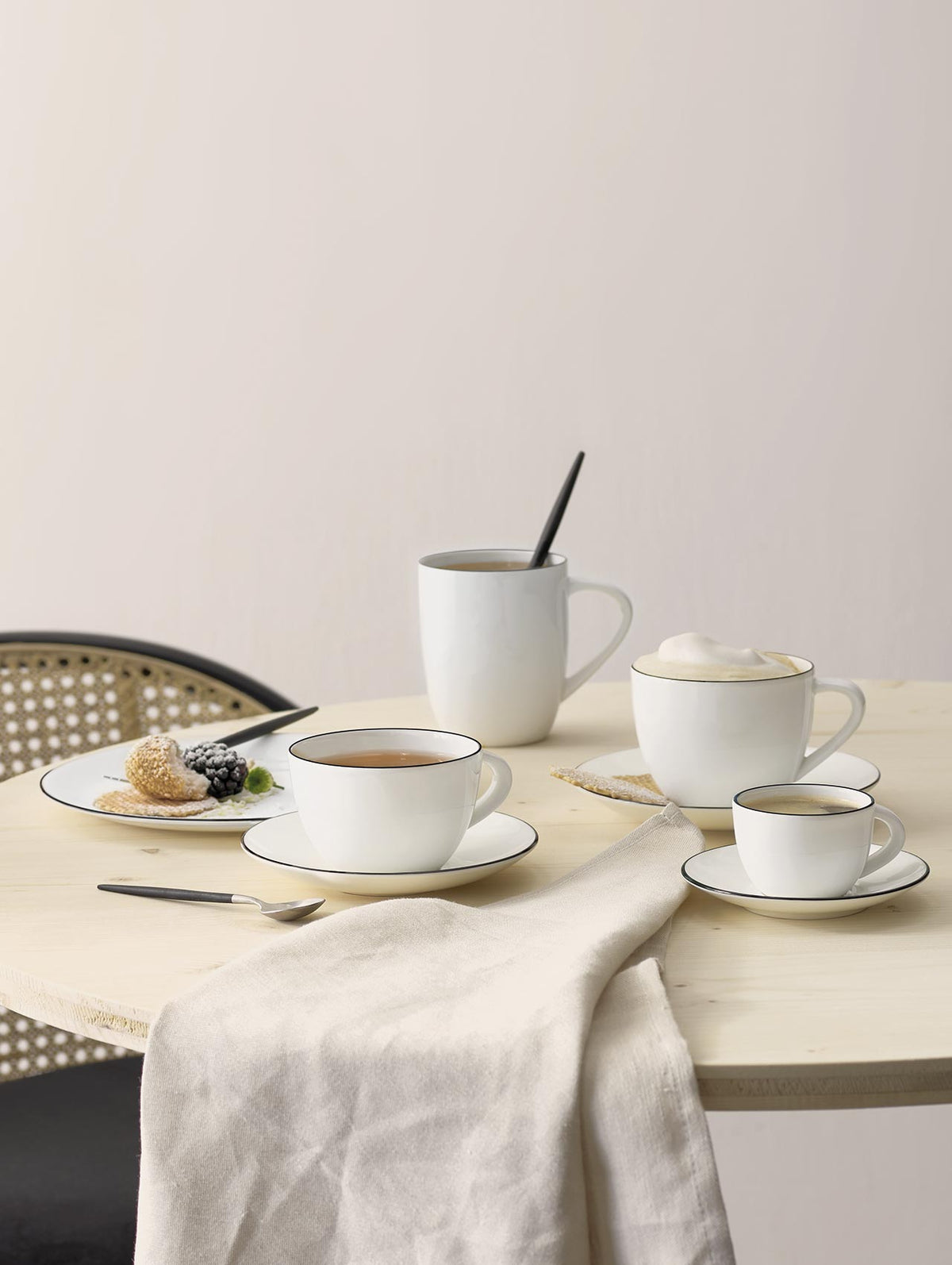 VI atable-Ligne-noire-Kaffee1_6bcca761-09b9-40de-a8e3-39c3b5c41462.jpg